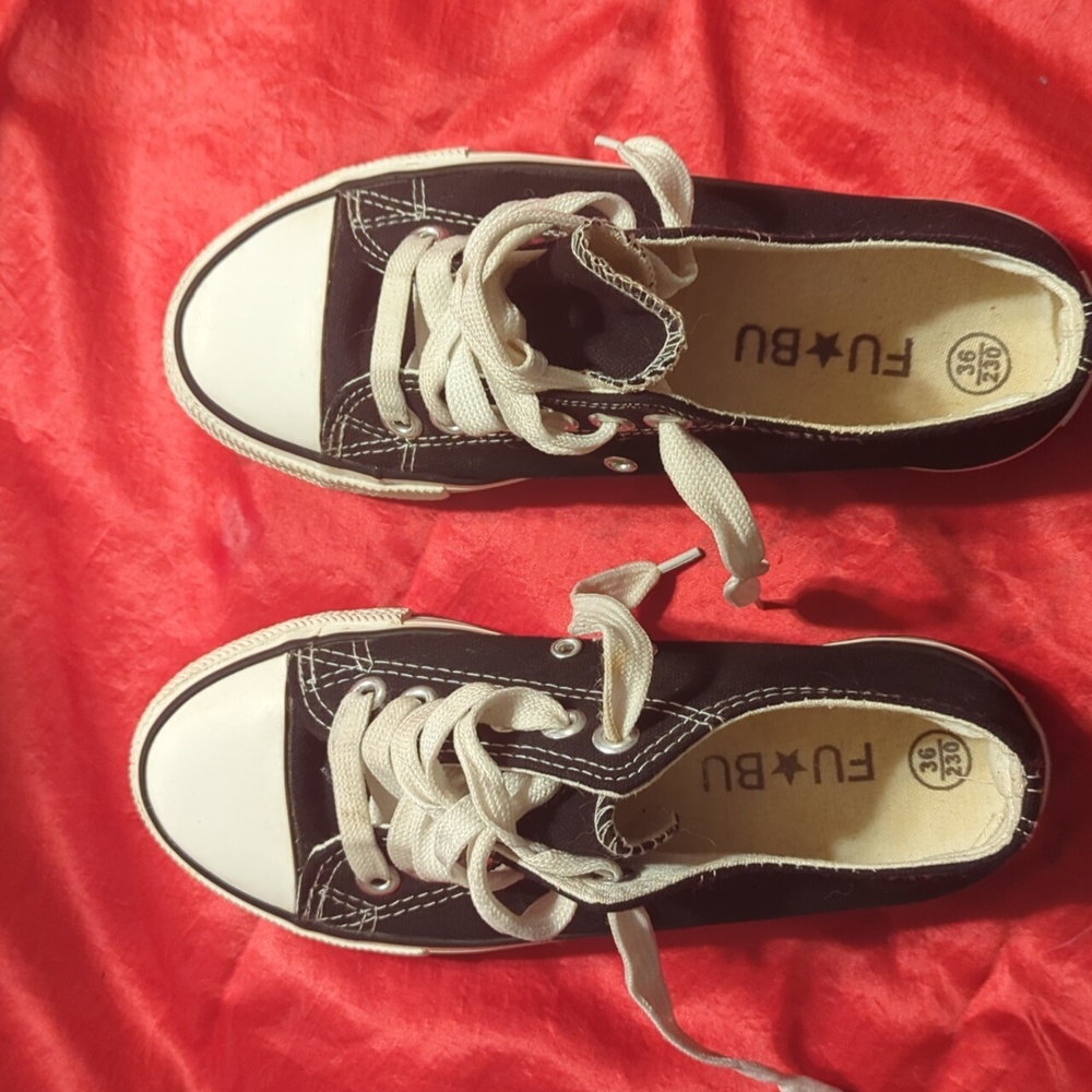 FU * BU WOMEN'S Black White Canvas Sneakers  Size 6 good used condition.
